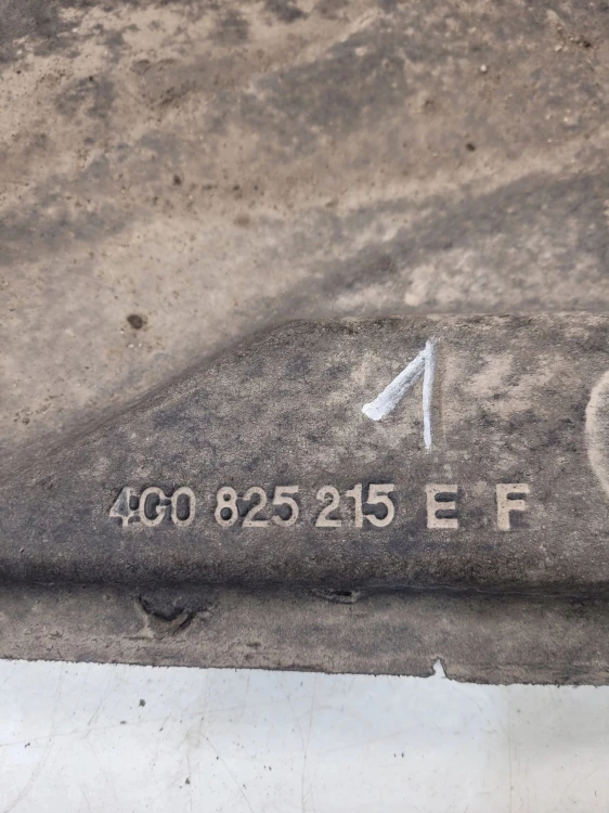 OSŁONA PODWOZIA LEWY TYŁ AUDI A6 C7 4G0825215E *1*