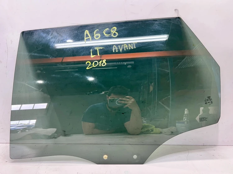 SZYBA BOCZNA DRZWI LEWY TYŁ AUDI A6 C8 AVANT PRZYCIEMNIANA 4K9845205A 2018R