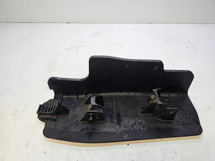 OSŁONA WAHACZA PRAWY TYŁ AUDI A4 B9 8W0505416E
