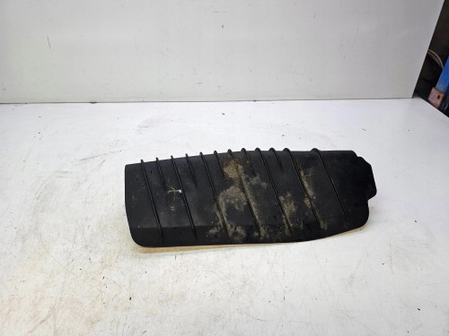 OSŁONA WAHACZA PRAWY TYŁ AUDI A4 B9 8W0505416E