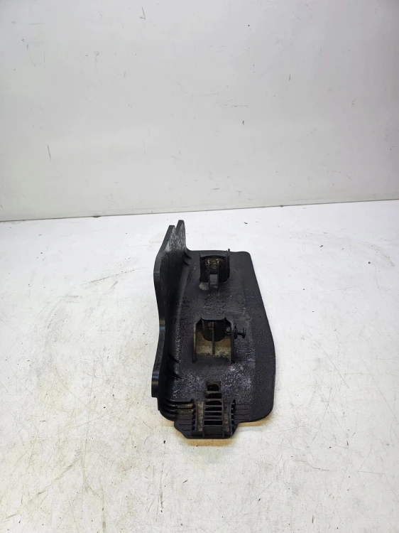 OSŁONA WAHACZA PRAWY TYŁ AUDI A4 B9 8W0505416E