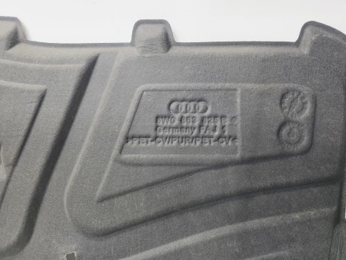 WYGŁUSZENIE MASKI AUDI A4 B9 8W0863825B