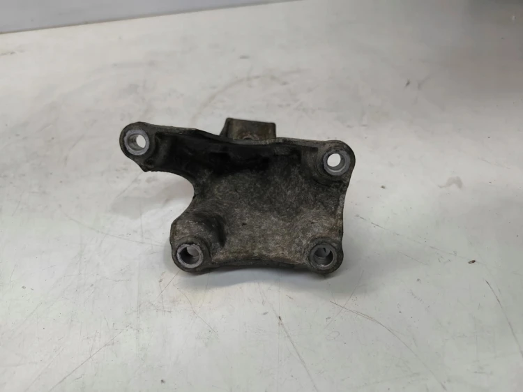 ŁAPA PODPORA SILNIKA AUDI A6 C6 4F0199308N ORYGINAŁ !!!