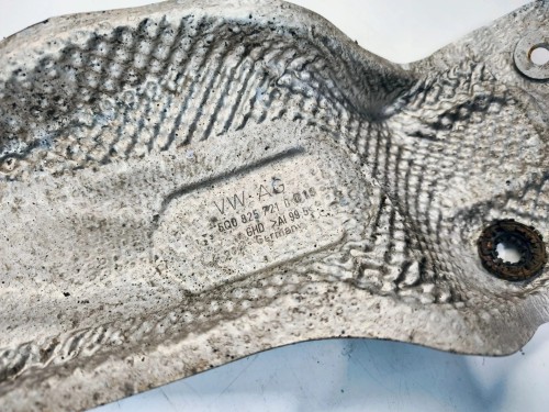 OSŁONA TERMICZNA AUDI A3 8V VOLKSWAGEN SEAT SKODA 5Q0825721D