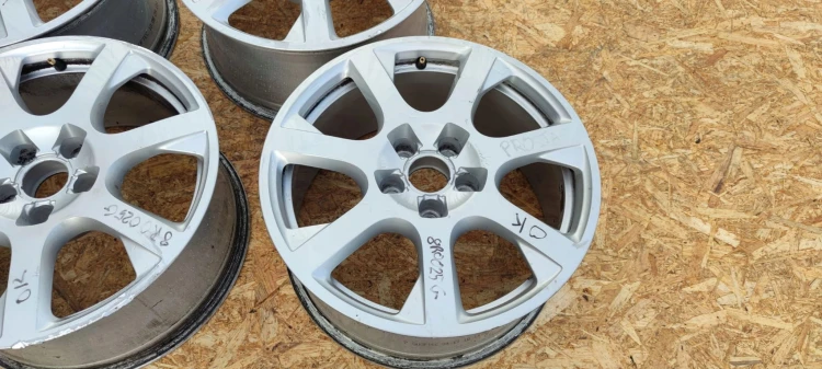 FELGA FELGI AUDI A4 A5 Q5 8J R17 ET39 8R0601025G