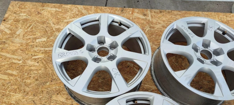 FELGA FELGI AUDI A4 A5 Q5 8J R17 ET39 8R0601025G
