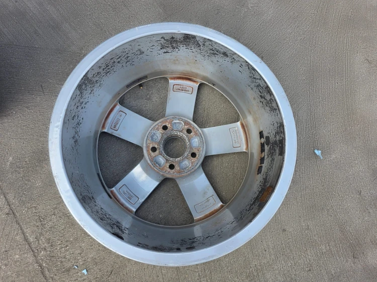 FELGA FELGI VW AUDI SKODA A3 A4 A6 8.0J R18 ET47 8K0601025Q 19/26 KOMPLET