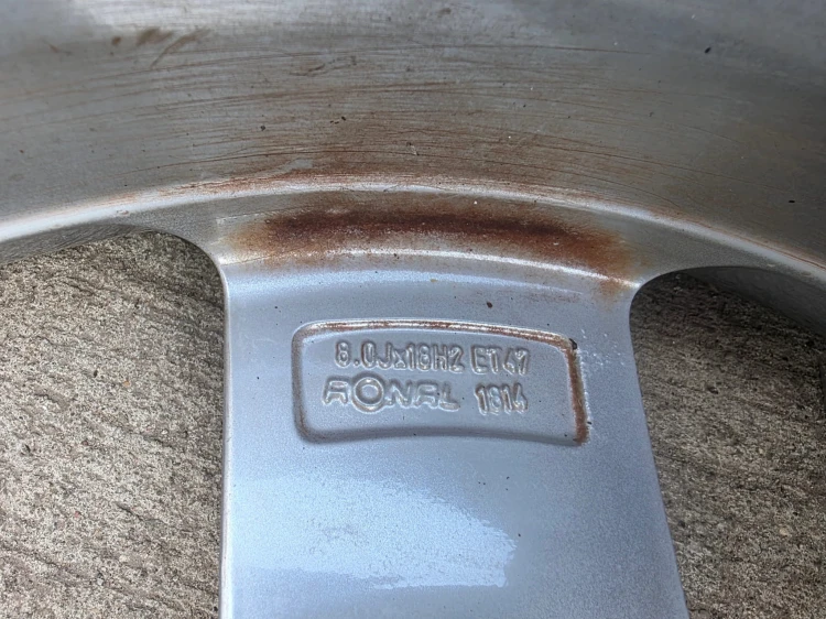 FELGA FELGI VW AUDI SKODA A3 A4 A6 8.0J R18 ET47 8K0601025Q 19/26 KOMPLET