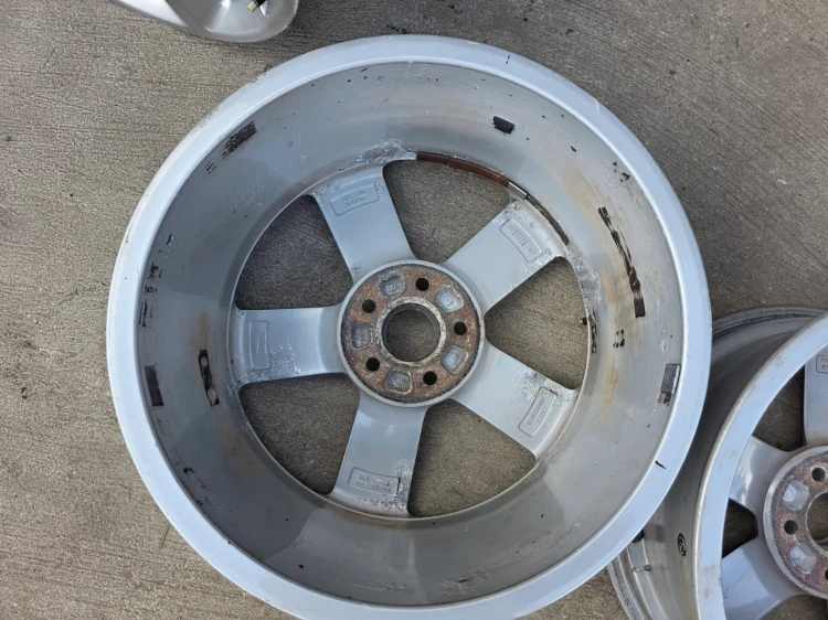 FELGA FELGI VW AUDI SKODA A3 A4 A6 8.0J R18 ET47 8K0601025Q 19/26 KOMPLET