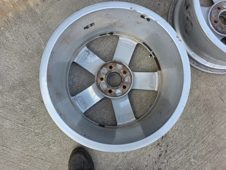 FELGA FELGI VW AUDI SKODA A3 A4 A6 8.0J R18 ET47 8K0601025Q 19/26 KOMPLET