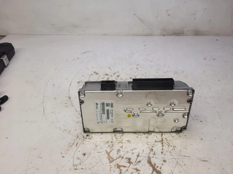 WZMACNIACZ BANG OLUFSEN AUDI A4 A5 Q5 8T1035223