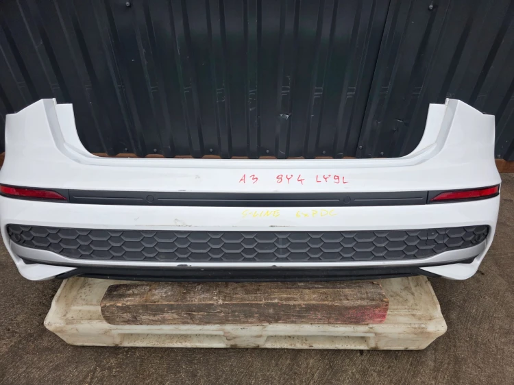 ZDERZAK TYŁ AUDI A3 8Y S LINE SPORTBACK 5-DRZWI 6 X PDC HAK LY9L KOMPLETNY