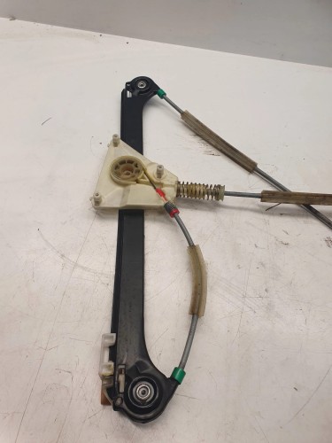 MECHANIZM SZYBY PRAWY PRZÓD AUDI A3 3D 8P3837462A