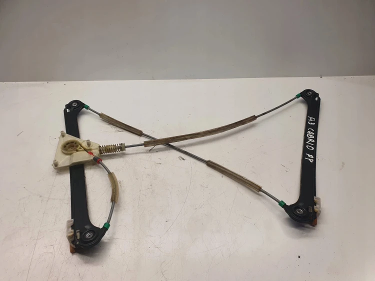 MECHANIZM SZYBY PRAWY PRZÓD AUDI A3 3D 8P3837462A