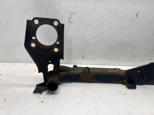 RURA PRZEWÓD INTERCOOLERA Z PASA PRZEDNIEGO AUDI A4 B7 3.0 TDI 8E0199521DM