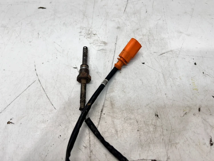 CZUJNIK TEMPERATURY SPALIN AUDI VOLKSWAGEN SEAT SKODA 03L906088M