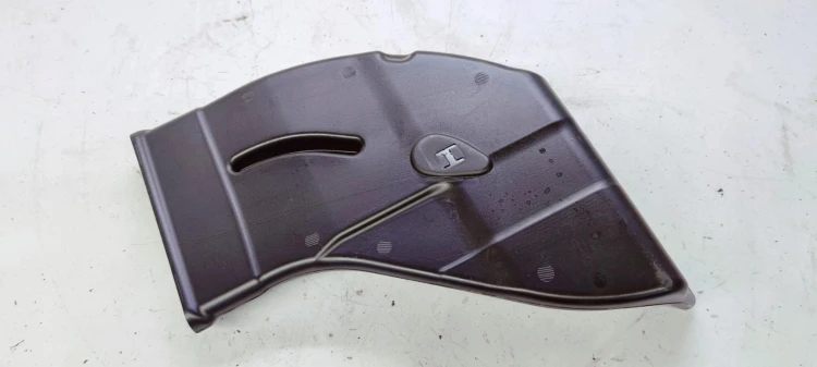 KANAŁ POWIETRZNY TUNEL LEWY AUDI A6 C8 4K0819811