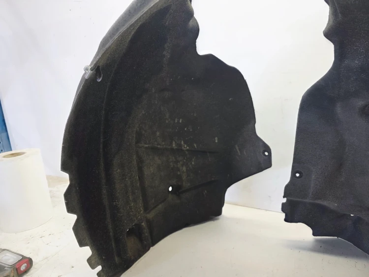 NADKOLE MATERIAOWE PRAWY PRZÓD AUDI A6 C8 4K0821172