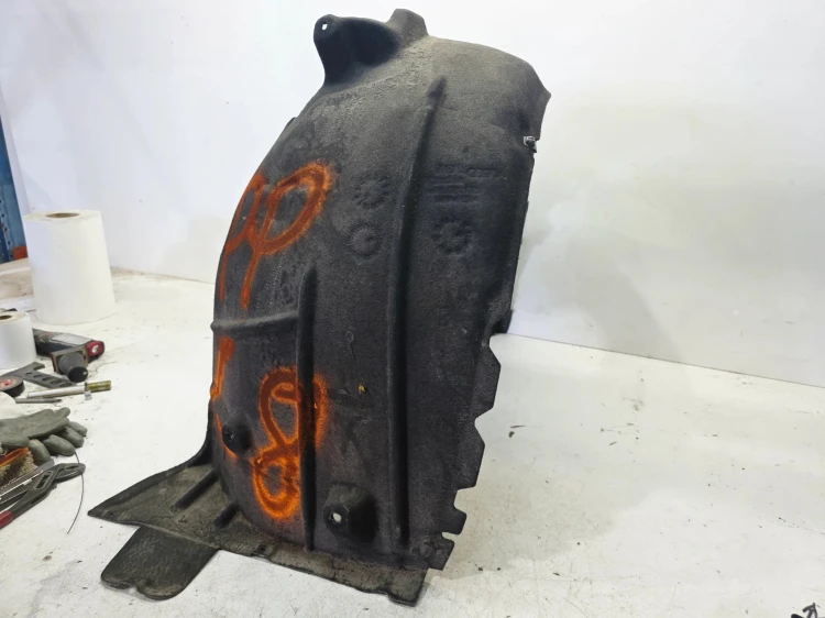 NADKOLE MATERIAOWE PRAWY PRZÓD AUDI A6 C8 4K0821172