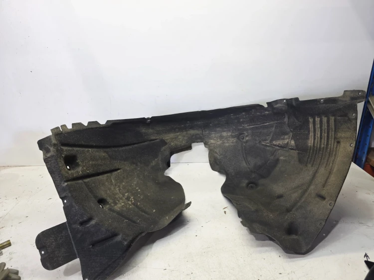 NADKOLE MATERIAOWE PRAWY PRZÓD AUDI A6 C8 4K0821172