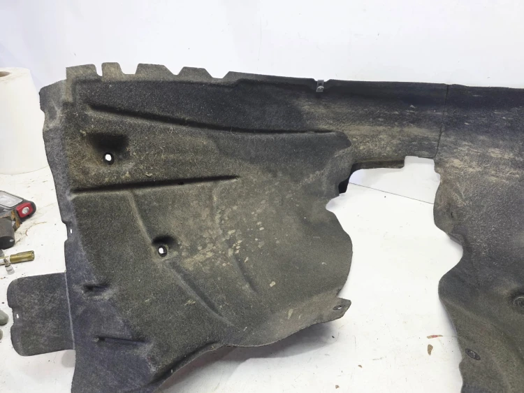 NADKOLE MATERIAOWE PRAWY PRZÓD AUDI A6 C8 4K0821172