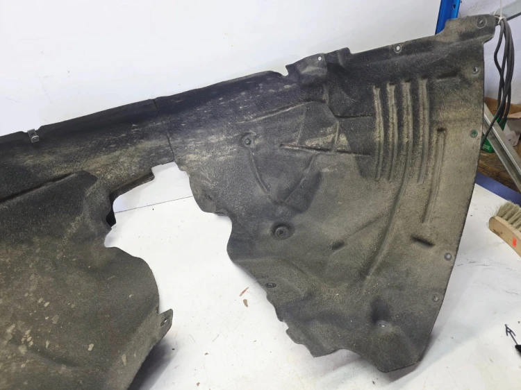 NADKOLE MATERIAOWE PRAWY PRZÓD AUDI A6 C8 4K0821172