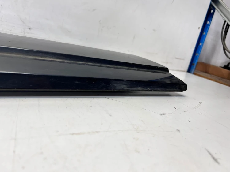 LISTWA DOLNA DRZWI LEWY PRZÓD AUDI Q4 E-TRON 89A853959A