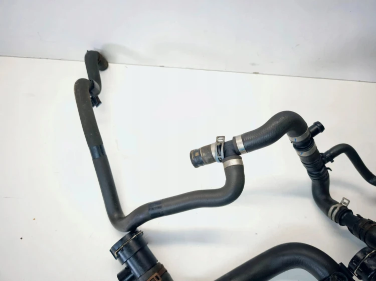 RURKA PRZEWÓD WĄŻ WODY AUDI A4 B8 A5 8T LIFT 2.0 TDI 8K0122055B