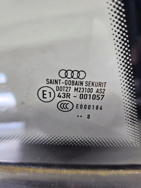 SZYBA KAROSERYJNA PRAWY TYŁ AUDI TT 8J 2008 ROK
