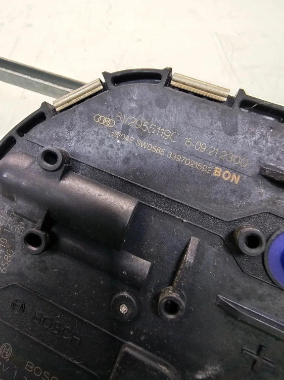 MECHANIZM WYCIERACZEK AUDI A3 8V 8V2955119C