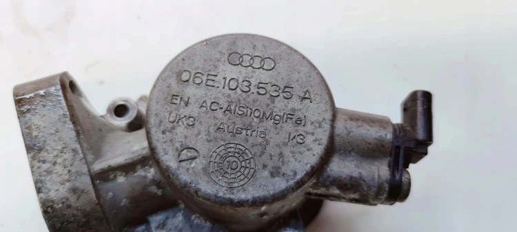 OBUDOWA POMPY PALIWA AUDI A4 A5 A6 3.0T 06E103535A