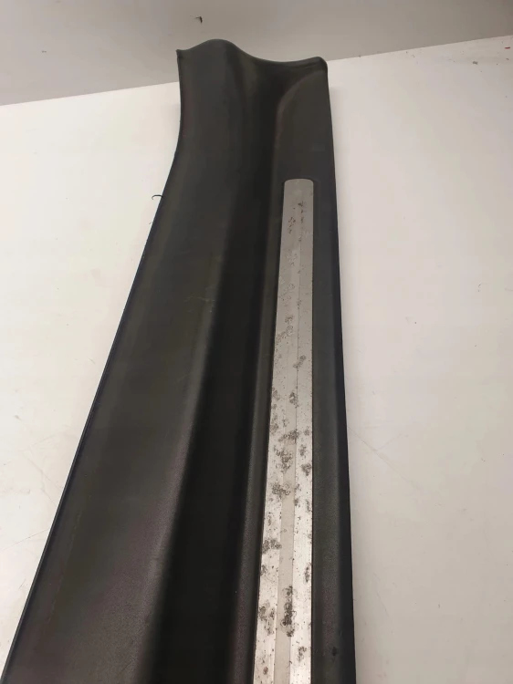 NAKŁADKA LISTWA PROGOWA AUDI TT 8J 8J0853491E