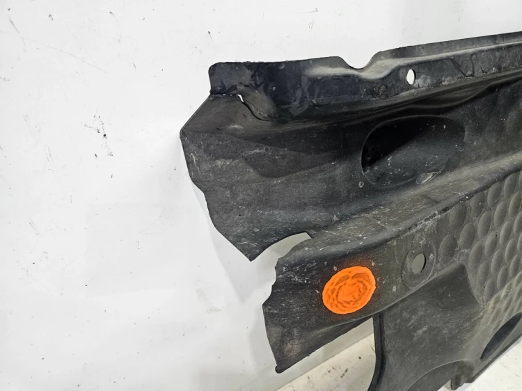 OSŁONA PŁYTA PODWOZIA PRAWA DUŻA VOLKSWAGEN TIGUAN 5N0825202A