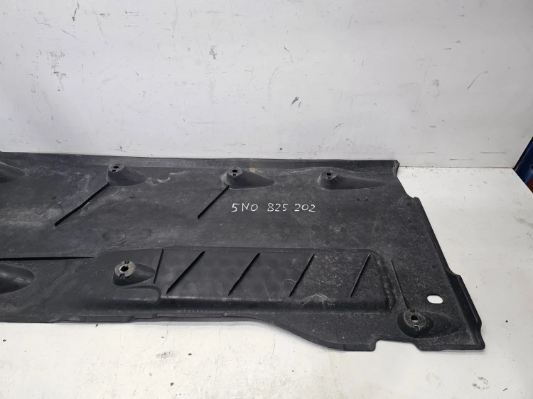 OSŁONA PŁYTA PODWOZIA PRAWA DUŻA VOLKSWAGEN TIGUAN 5N0825202A