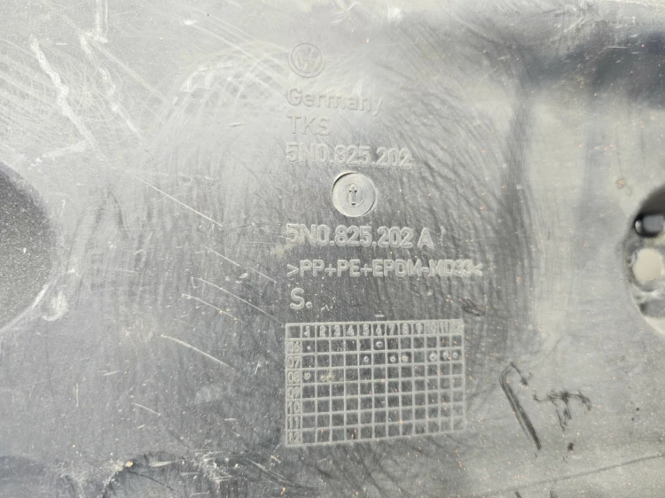 OSŁONA PŁYTA PODWOZIA PRAWA DUŻA VOLKSWAGEN TIGUAN 5N0825202A