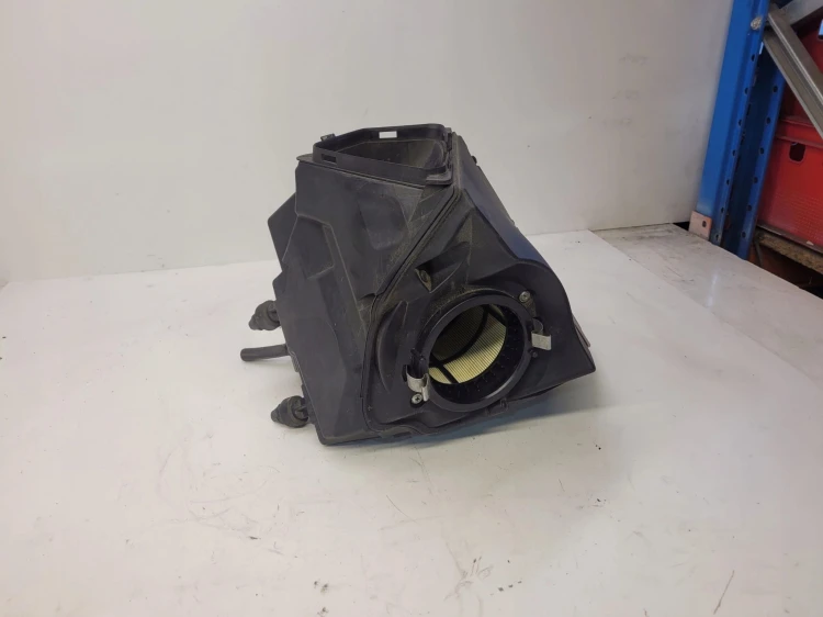 OBUDOWA FILTRA POWIETRZA AUDI A4 A5 Q5 8K0133837B
