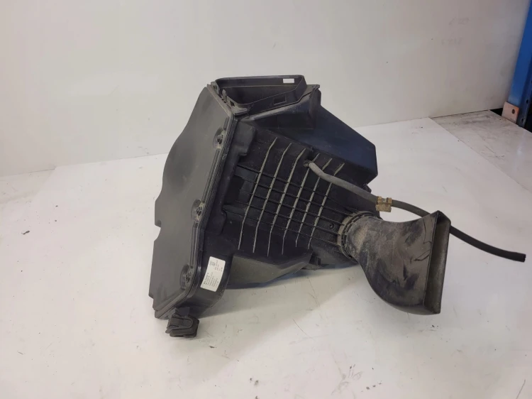 OBUDOWA FILTRA POWIETRZA AUDI A4 A5 Q5 8K0133837B