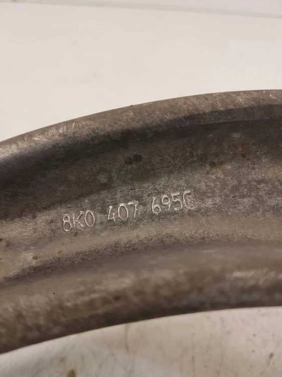 WAHACZ LEWY PRZÓD AUDI A4 B8 A5 Q5 A6 8K0407695C MAŁY