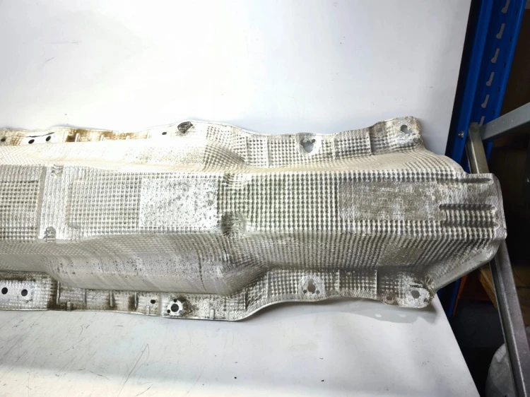 OSŁONA TERMICZNA TUNELU AUDI A3 8V VOLKSWAGEN SEAT SKODA 5Q0825661F