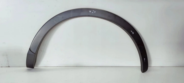 LISTWA BŁOTNIKA LEWY TYŁ AUDI Q3 8U 8U0853817B ***2***