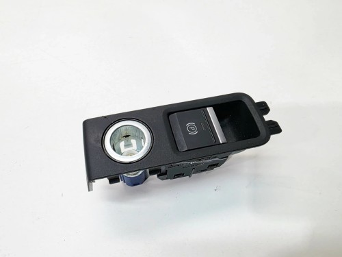 PRZYCISK HAMULCA RĘCZNEGO GNIAZDO ZAPLNICZKI AUDI A3 8Y 4KE927225 8Y0863349