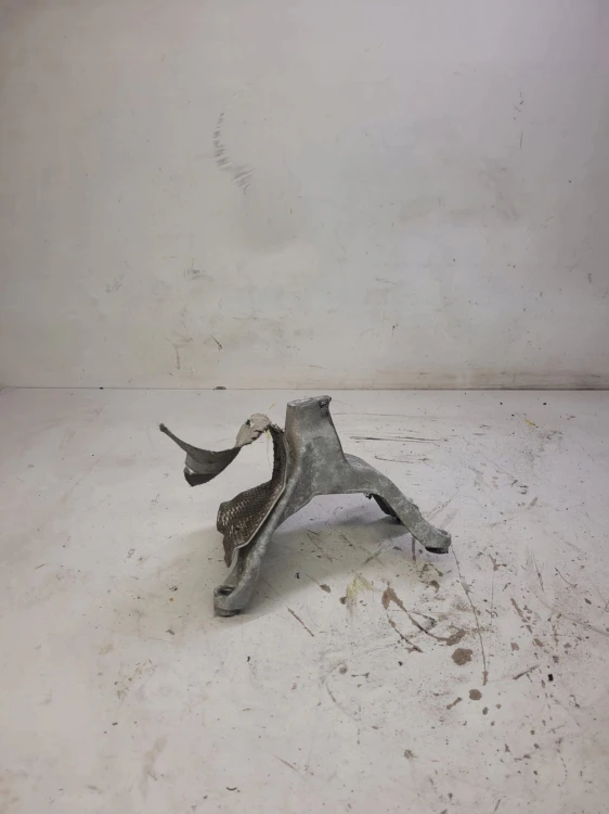 ŁAPA SILNIKA PRAWA AUDI A4 A5A6 C7 8K0199308BT