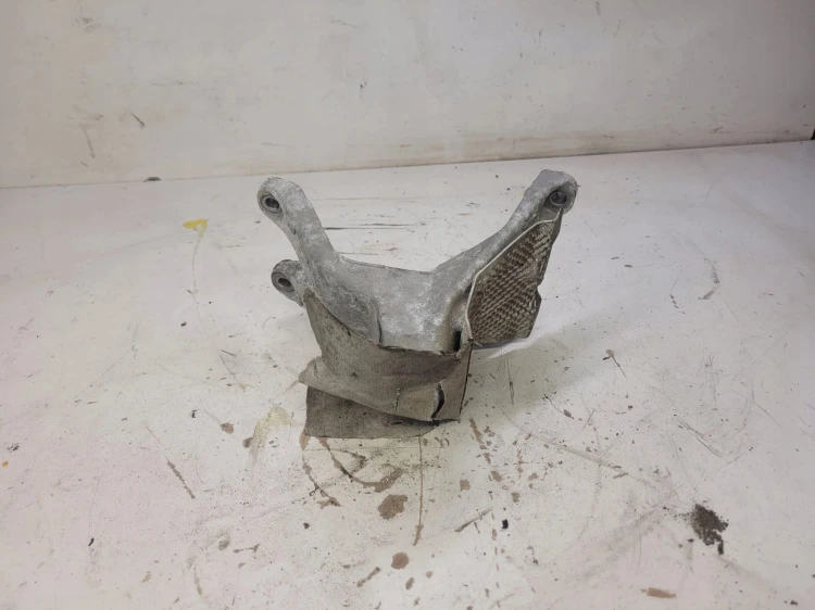 ŁAPA SILNIKA PRAWA AUDI A4 A5A6 C7 8K0199308BT
