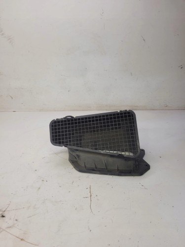 WLOT DOLOT POWIETRZA AUDI A4 B8 A5 8K1819904A