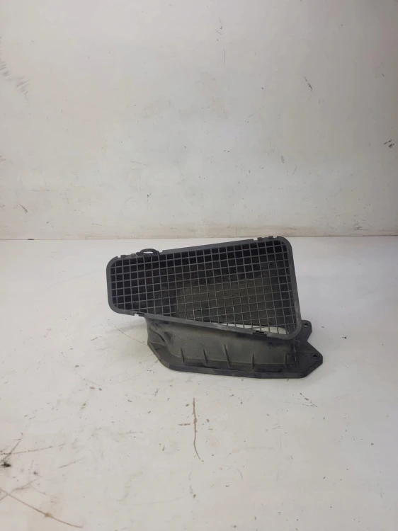 WLOT DOLOT POWIETRZA AUDI A4 B8 A5 8K1819904A