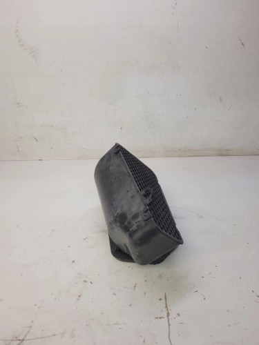 WLOT DOLOT POWIETRZA AUDI A4 B8 A5 8K1819904A