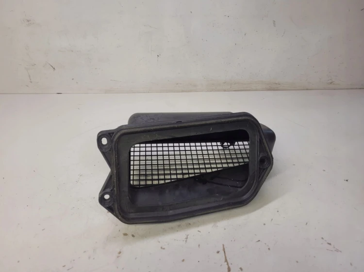 WLOT DOLOT POWIETRZA AUDI A4 B8 A5 8K1819904A