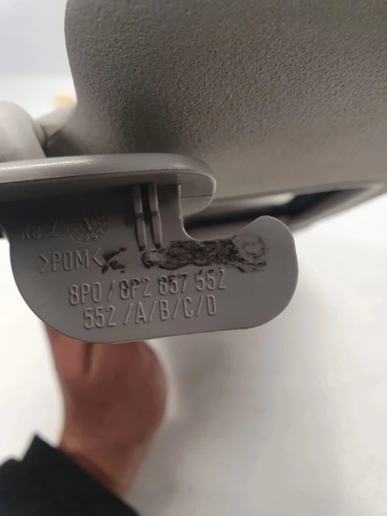 OSŁONA PRZECIWSŁONECZNA PRAWA AUDI A3 8P 8P0857552