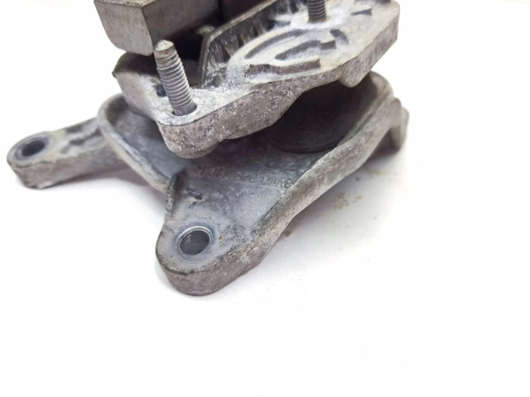 ŁAPA PODUSZKA SKRZYNI BIEGÓW AUDI A4 B9 A5 8W 8W0399156 8W0399118R