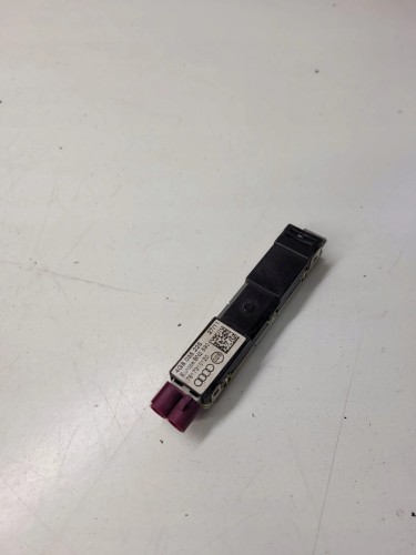 WZMACNIACZ ANTENOWY AUDI A6 C7 A7 4G8035225